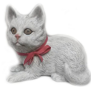 Liggande katt