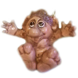 Sittande naket troll