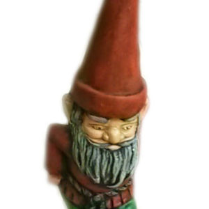 Tomte med händer på rygg